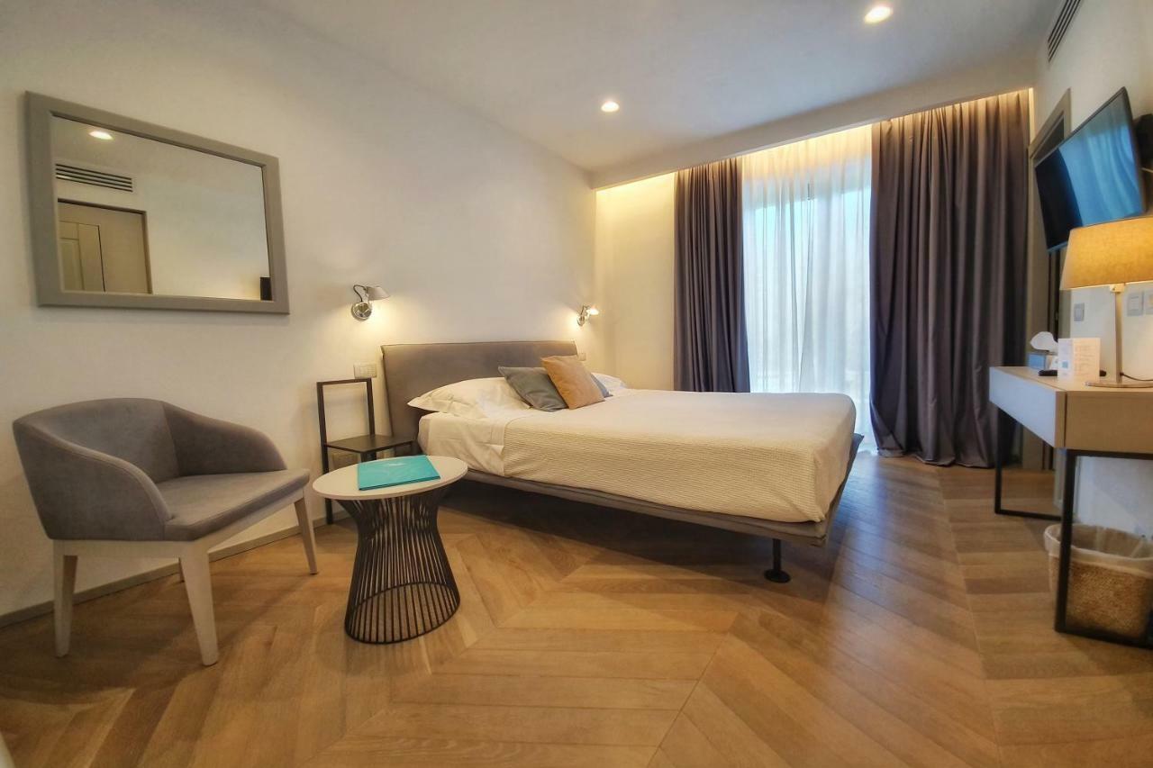Hotel Villa Elsa Марина-ди-Масса Экстерьер фото